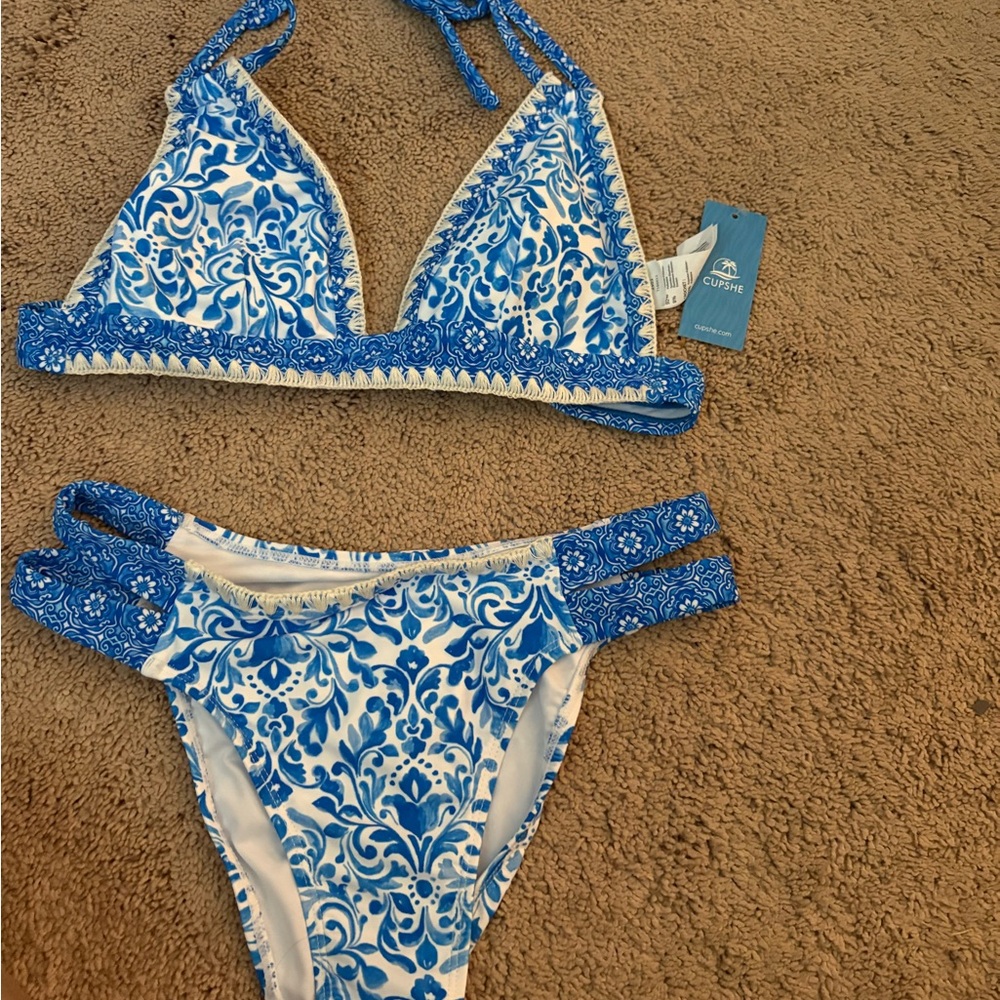 Cupshe Blue and White Patterned Bikini